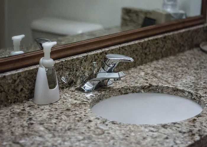 Hotel Comfort & - Peoria Morton