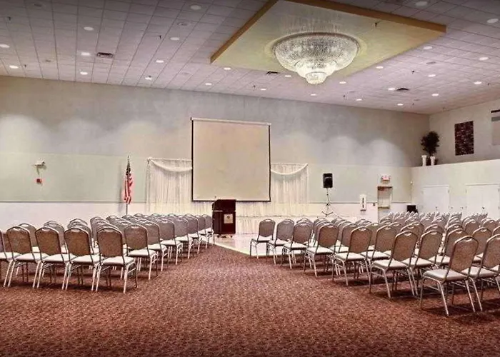 Comfort & - Peoria Hotel