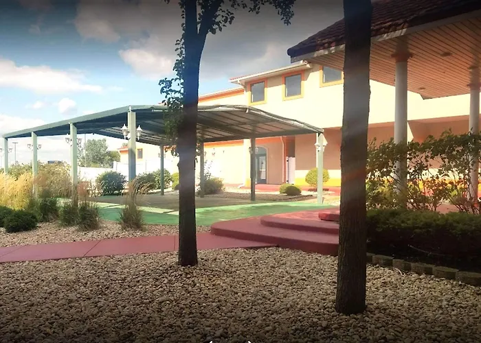 Hotel Comfort & - Peoria