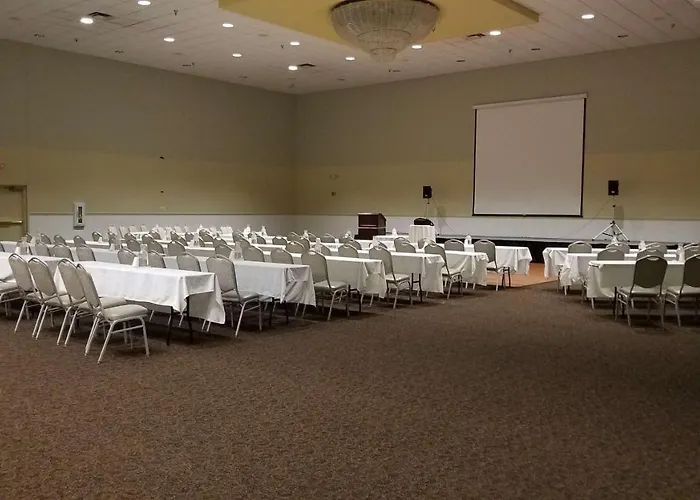 Comfort & - Peoria 3*